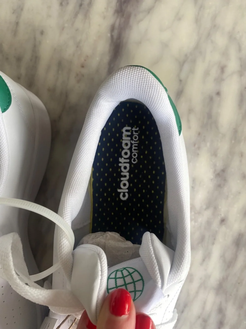 Men's NWT White, Adidas Cloudfoam Sneakers, Size 91/2